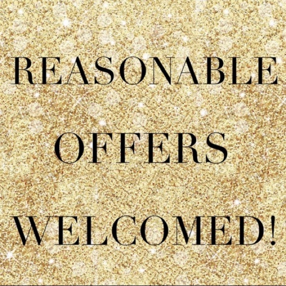 10% Off Bundles! 😊 All prices negotiable!